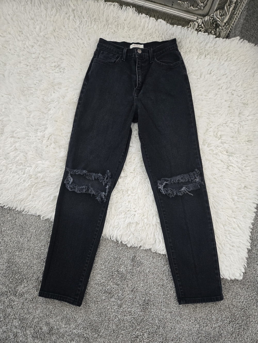 Vibrant M.I.U. High Rise Busted Mom Jeans in Vintage Black. Size 27.